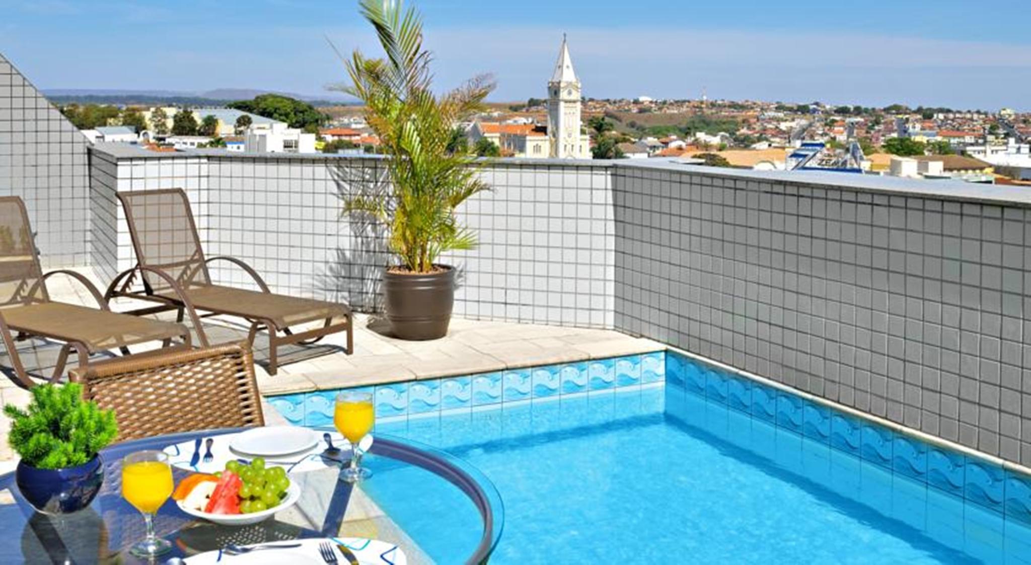 Plaza Flat 4*