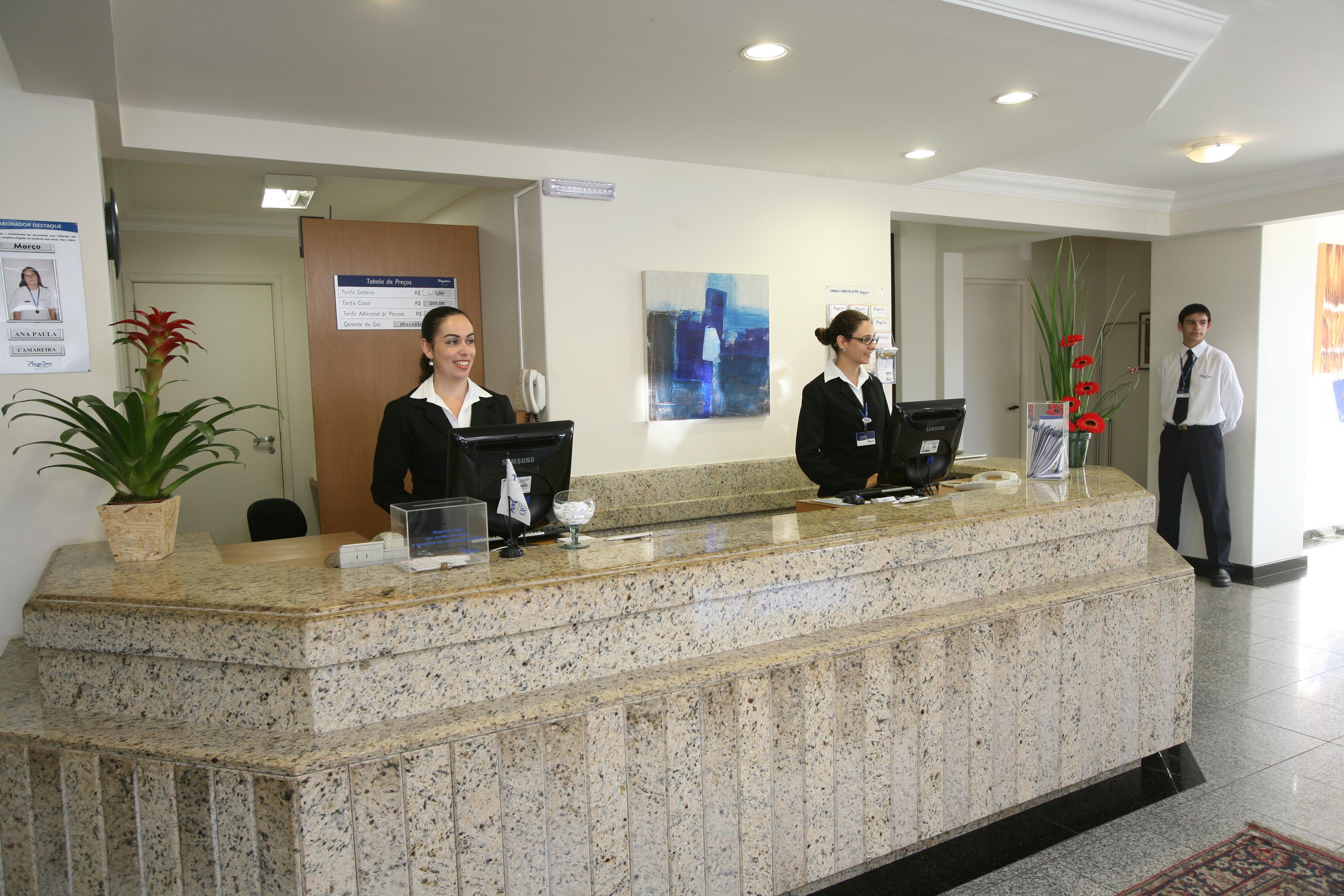 Hotel Plaza Flat 4*