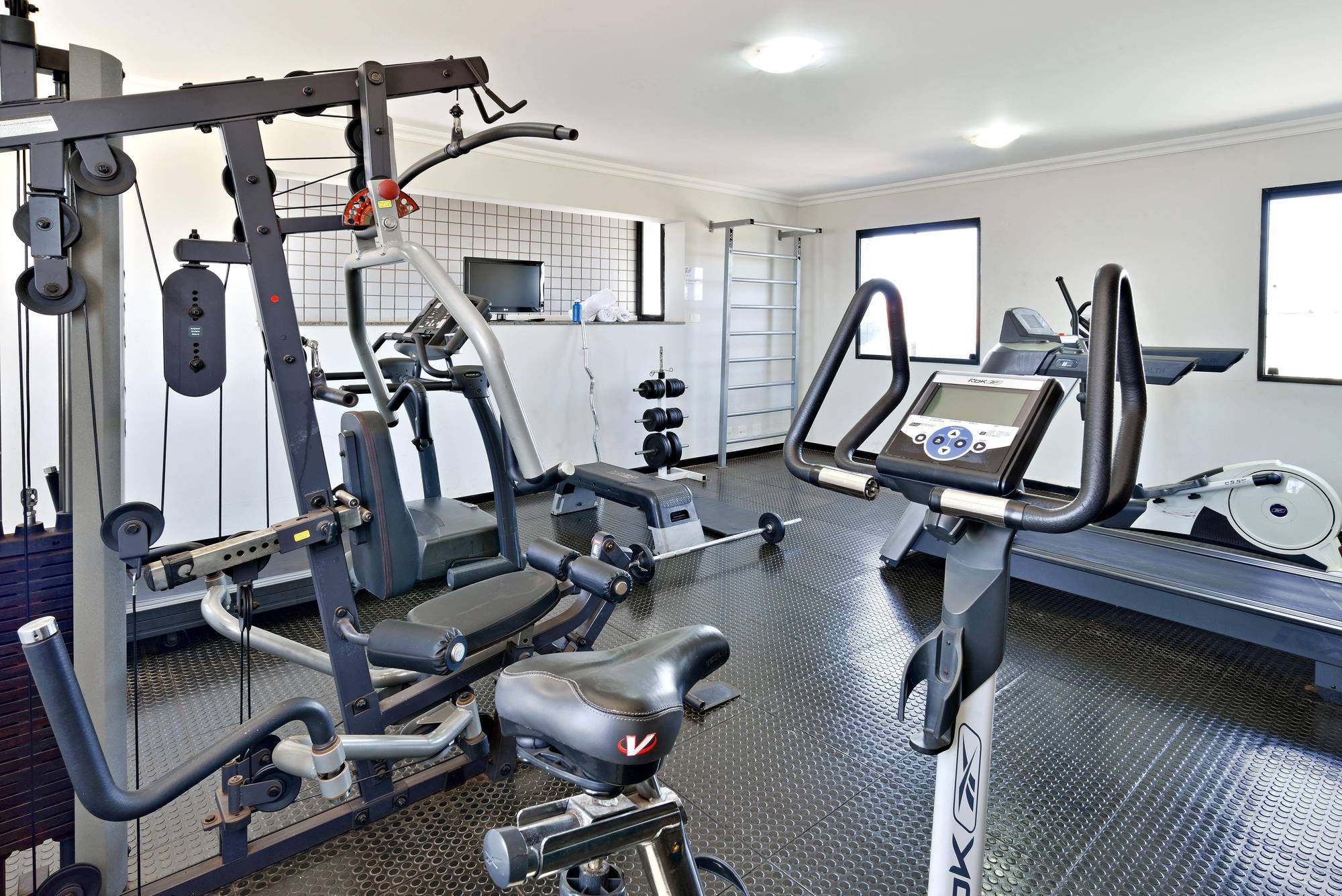 Plaza Flat Hotel 4*