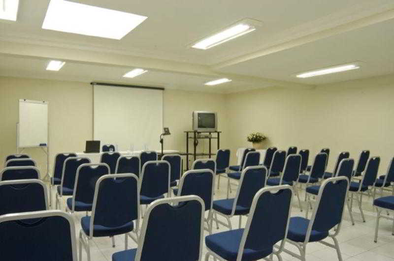 Plaza Flat 4*