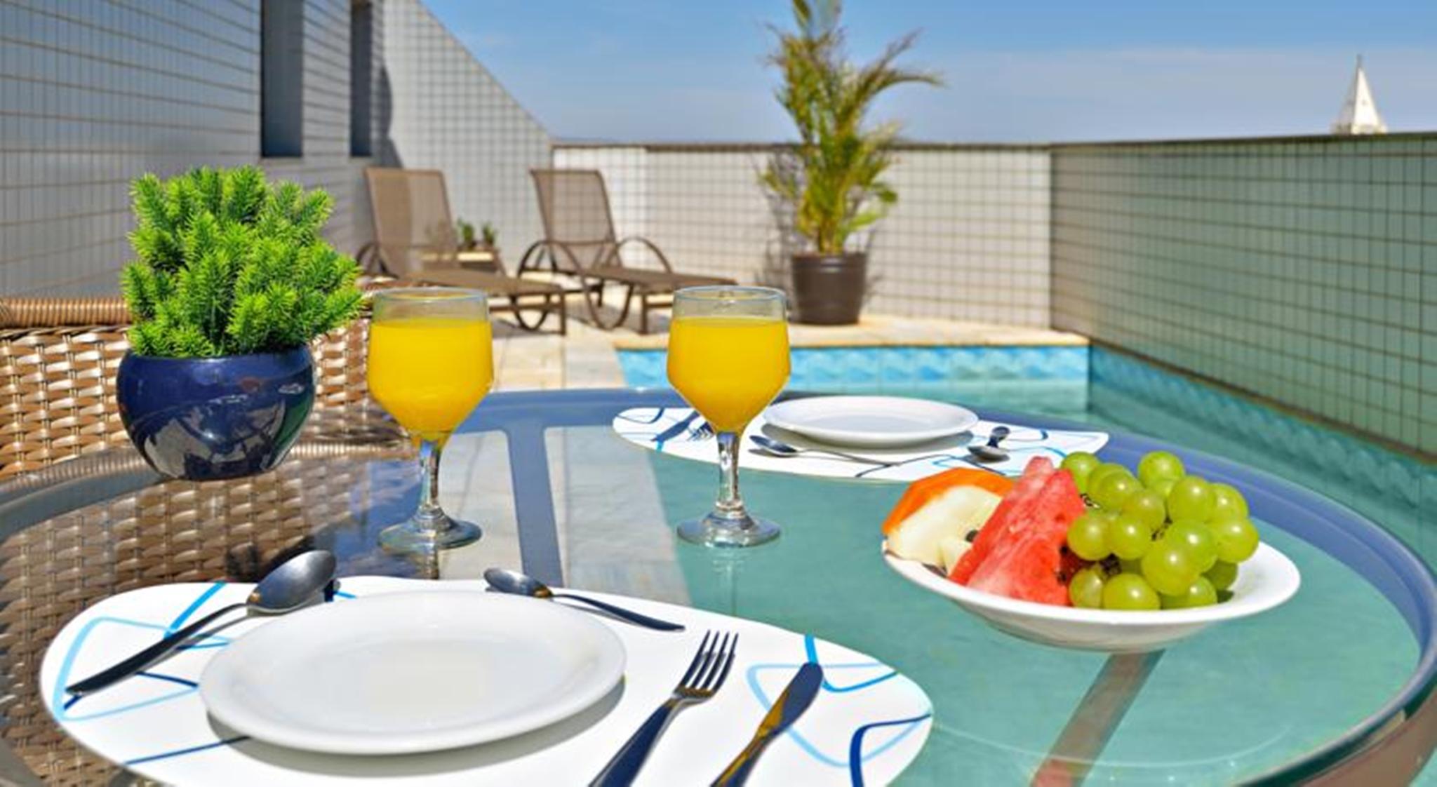Plaza Flat 4*