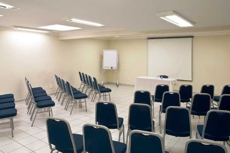 Hotel Plaza Flat 4*