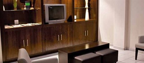 Plaza Flat Hotel 4*