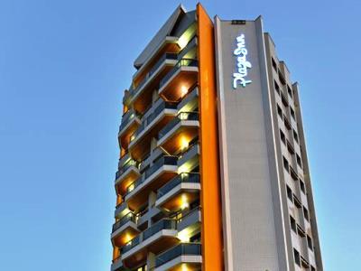 Plaza Flat 4*