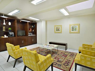Hotel Plaza Flat 4*